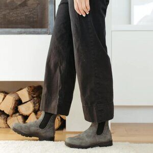 Blundstone Boots Women's #1630, Black Leather Chelsea Boots, Size 5.5, US 8.5